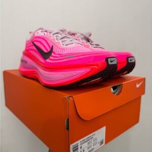 Nike Vomero Plus size 9